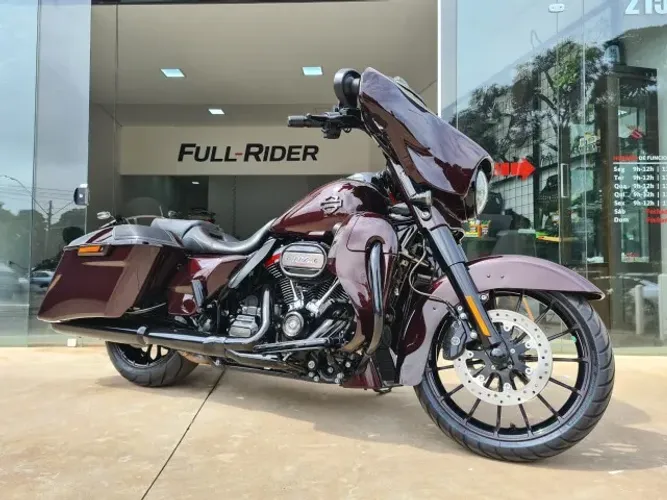 Harley Davidson Street Glide CVO FLHXSE 2019
