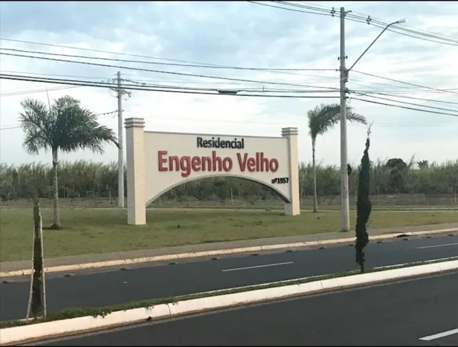 TERRENO EM CONDOMÍNIO FECHADO