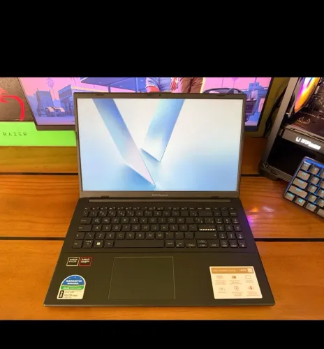 ASUS VIVOBOOK ATHLON SILVER10, 04 DE RAM,SSD NVEME 128GB,NOTA FISCAL E CAIXA, PROMOÇÃO?