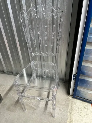 Cadeira de acrílico
