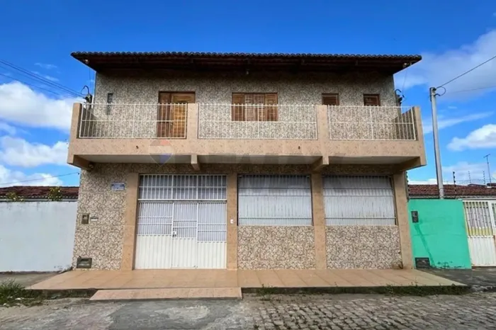 Ampla Casa Duplex com Piscina e Varanda em Nova Esperança - Parnamirim/RN