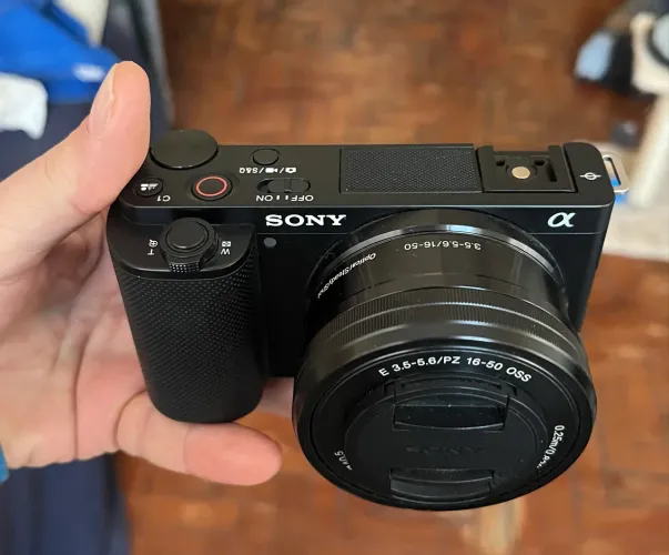 Sony ZV E10 Camera com lente original e mais acessórios
