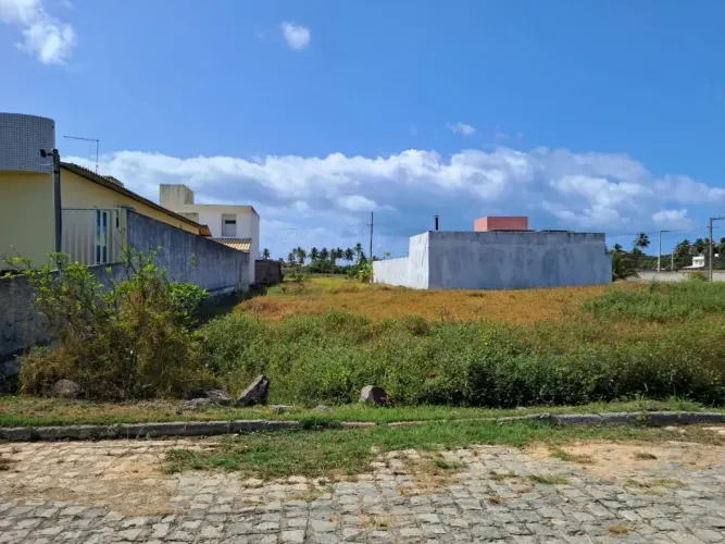 Caueira Beach: Terreno Amplo de 336 m² a 400 Metros da Praia