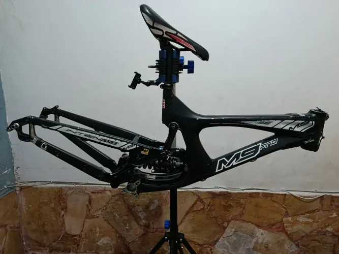 Quadro MTB Downhill Intense M9