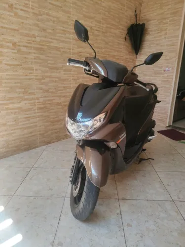 Moto fluo yamara