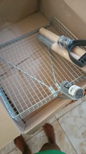 Peneira aramada pra jardinagem + cavadeira