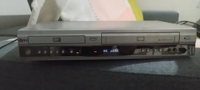 Vídeo cassete com dvd player Lg