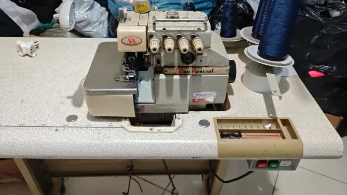Máquina overloque ponto cadeia