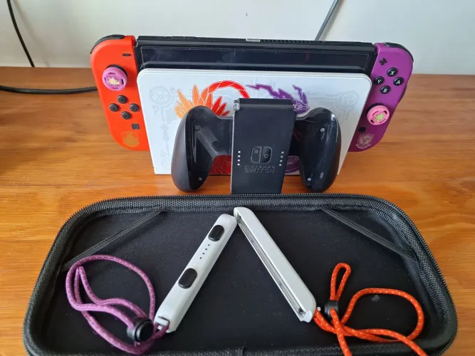 Nintendo Switch OLED Scarlet & Violet Desbloqueado