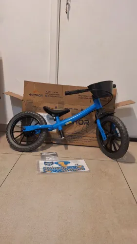 Bicicleta de equilíbrio azul NOVA