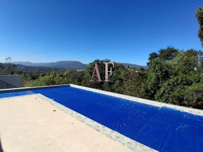 Casa no Terras da Alvorada | 5 suítes, piscina e vista para Serra do Japi