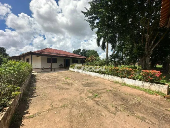 Imóvel com 3000M² de terreno