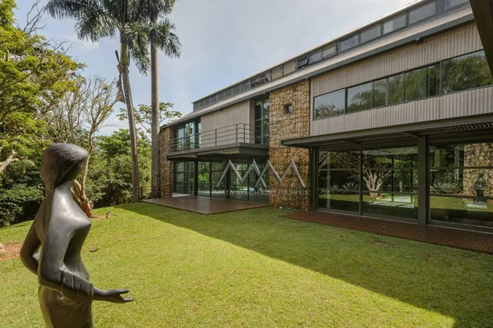 Casa à Venda no Condomínio Vila Del Rey | 700 m² - 3 quartos.