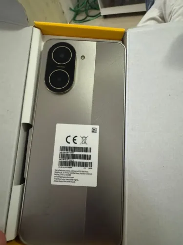 Celular novo ( nunca usado ) aceitamos cartão.