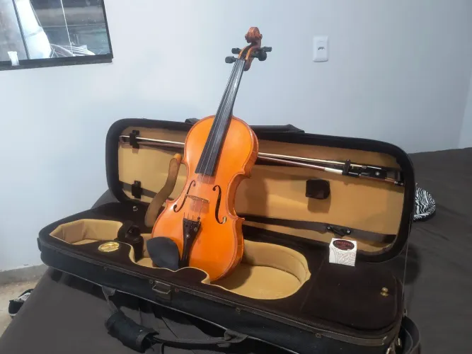 Vende-se violino EAGLE vk 664 2.300