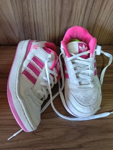 Tênis Adidas Juvenil feminino 34