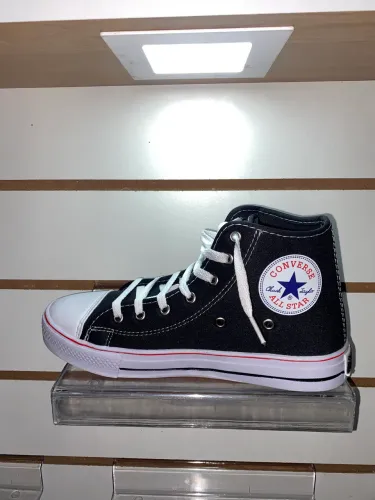 All Star preto CANO ALTO. Disponível do 26 até o 38. MENOR PREÇO DE MANAUS ?