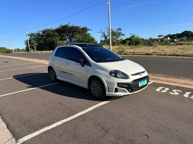 Fiat Punto Blackmotion 1.8 Flex 16V 5P. 2014