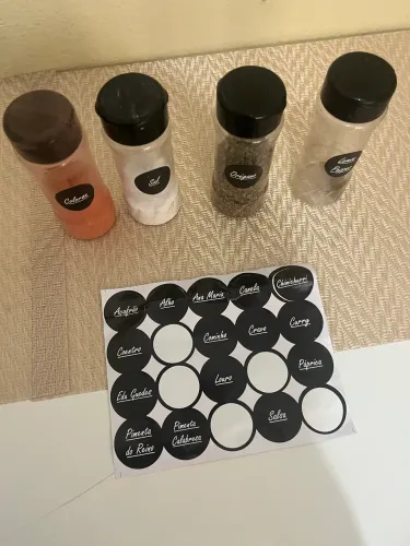 Kit de pote de temperos com adesivos