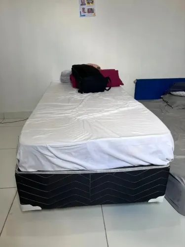 Cama BOX baú de Solteiro Semi Nova
