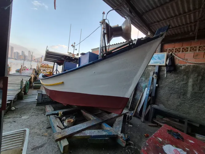 Bote de pesca equipado aceito propostas 