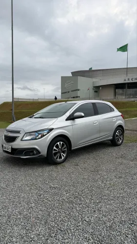 Chevrolet Onix Hatch LTZ 1.4 8V Flex Power Aut. 4P 2016