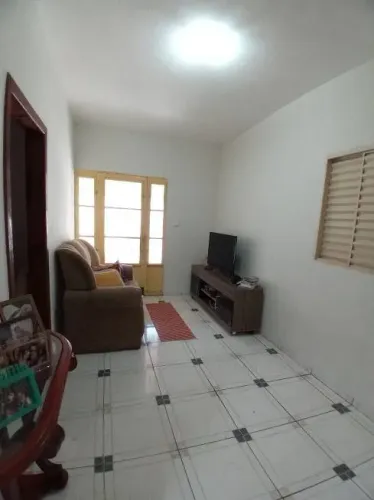 Casa com 2 Quartos 1 Banheiro