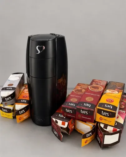 Cafeteira TRES Corações LOV Preta + VÁRIAS CÁPSULAS DE BRINDE!
