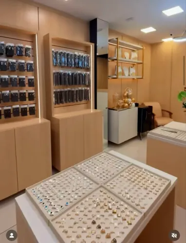 Loja completa a venda! - Todo os móveis! - Itens na descrição.