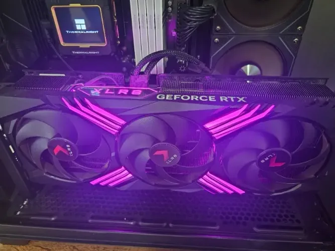 Placa de Vídeo PNY GeForce RTX 4070 Ti SUPER 16GB (Triple Fan)