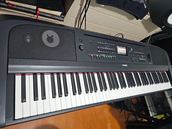 Teclado Arranjador Digital Yamaha DGX 670 88 Teclas 630 sons Bivolt Menor preço Ultra Novo