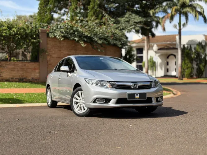 Honda Civic Sedan LXR 2.0 Flexone 16V Aut. 4P 2014