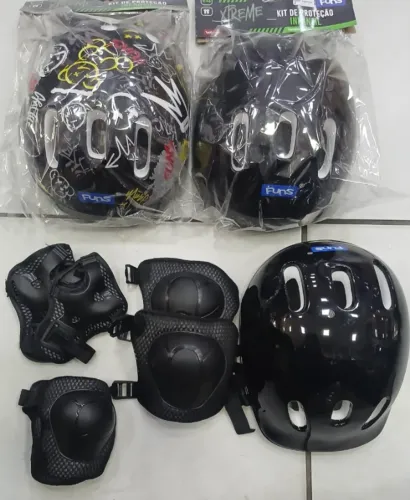 Kit De Proteção Infantil Com Capacete Joelheiras E Cotoveleiras