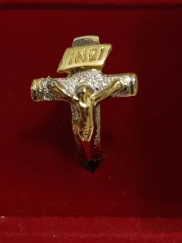 ANEL INRI CRISTO CRUCIFICADO BANHADO A OURO