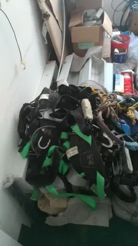 Equipamentos Proteção Individual, varios, nunca usados. E outros.