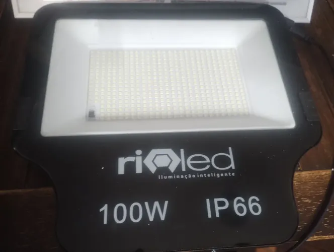 Refletor LED 100W IP66 - Iluminação Inteligente