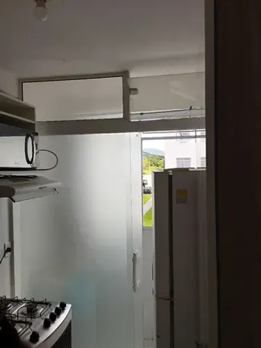 Porta de vidro para área de serviço apartamento 