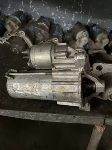 Motor de arranque do Peugeot 208 1.5 ferro-velho astrogil 