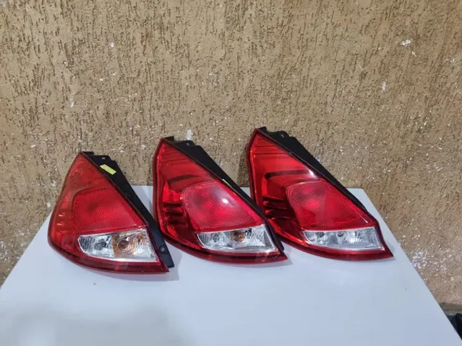 Lanterna esquerda New Fiesta Hatch 2013/2014/2015/2016/2017/2018/2019