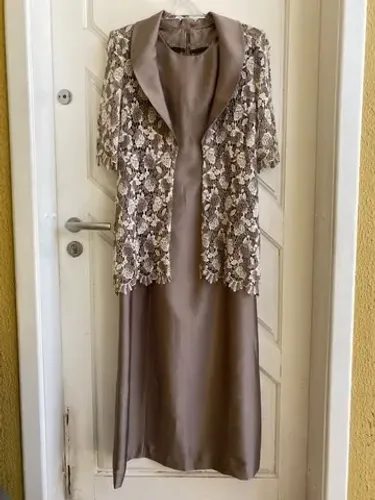 Conjunto festa  vestido longo e blusa de renda, longo veste 44