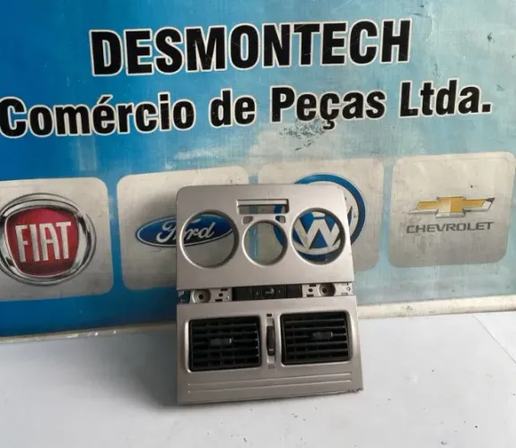 Moldura central com difusor com detalhe Fiat idea 2014 