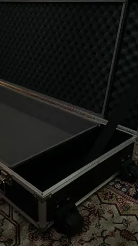 Hard Case P/ Teclado Ctx 5000 ou outro teclado com porta acessórios e rodinhas