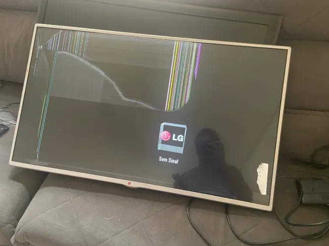 Tv 42 polegadas com tela danificada