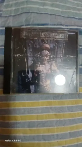 Cd do Iron Maiden importado do Canadá.