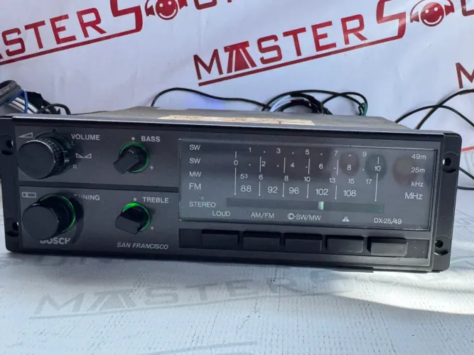 Auto rádio Bluetooth Bosch São Francisco semi novo na promoção