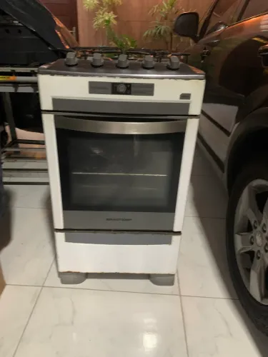 Fogão Brastemp Clean com forno autolimpante