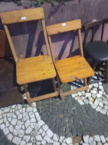 2 Cadeiras Dobráveis de Madeira - Ótimo Estado!