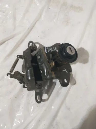 Fechadura traseira sem/chave fiat/Palio 98/00
