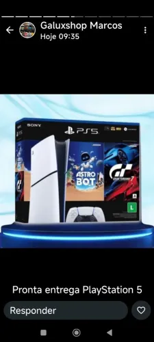 PlayStation 5 com Astro Bot e Gran Turismo 7