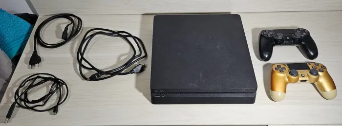 Playstation 4 Slim 500gb + 2 Controles + 7 Jogos